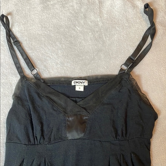 DKNY Black Sleeveless Loose Fitting Mesh Detail Camisole - Picture 4 of 7
